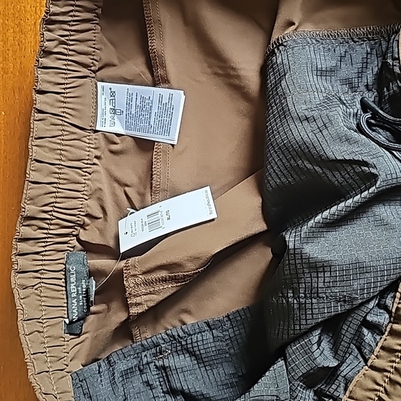 Banana Republic Motion Tech joggers, slim XL, brand new - Picture 6 of 7